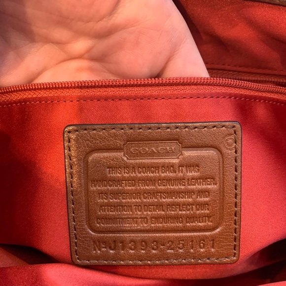 Coach Carriage shoulder purse - Picture 2 of 8